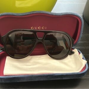 Selling gently used Gucci sunglases.  Purchased from Saks.  Made in Italy.  $200